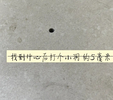 靖西瓷砖空鼓维修公司专业解答在瓷砖铺贴过程中，如果砂料搅拌不均匀，将会带来以下问题